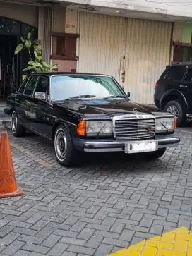 Mercedes Benz 200 W123 Tiger 1986