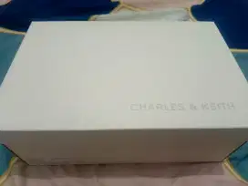 Sendal charles & keith