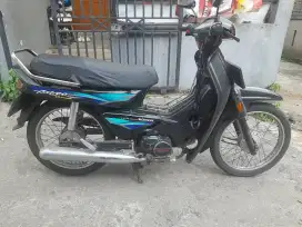 Astrea grand hitam 1995