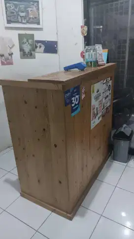 Jual Meja Kasir Bekas Petshop