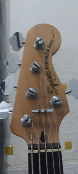 Di jual bass 5 senar merek squer precision standar  made in Indonesia