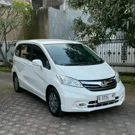 Honda FREED E 2013 (PSD)
Low KM 70 rb