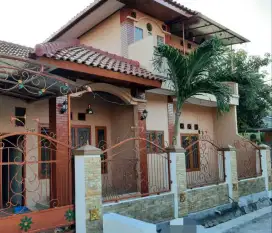 Dijual rumah 2 lantai, kokoh, dekat Galuh Mas Karawang