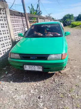 Jual mobil ford laser camp