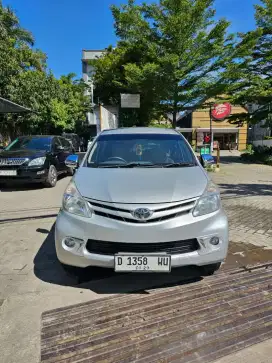 Toyota Avanza 1.3 E
2014 M/T Silvet metalik