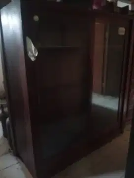Lemari kaca kayu jati lama