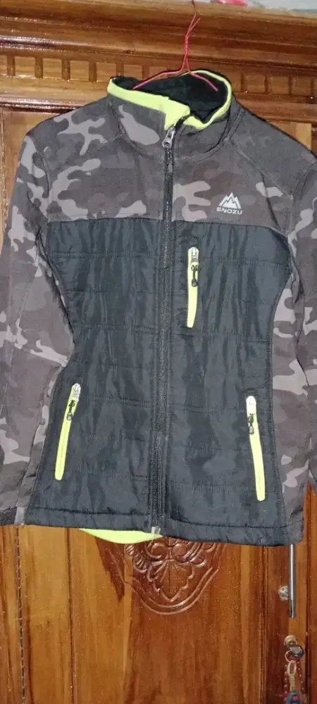 Jaket casual merk snozu