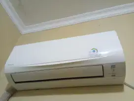 AC Daikin 1/2 pk E151855 Good condition