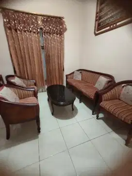 Kursi jati set untuk di Ruang tamu