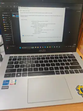 Laptop MSI modern