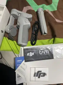 DJI OSMO MOBILE SE smartphone gimbal