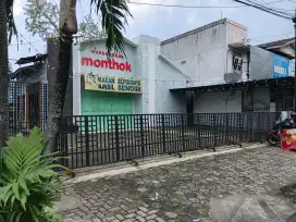 DI KONTRAKAN  ex RUMAH MAKAN ( beserta isi) Area Gor SATRIA PURWOKERTO