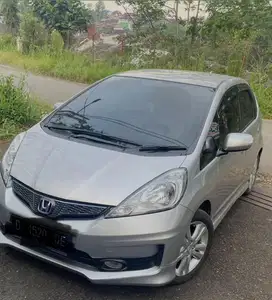 DIJUAL HONDA JAZZ 2012 RS SILVER ANTIK PRIBADI - MENERUSKAN MERAWAT