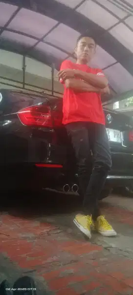 Mencari pekerjaan di perumahan atau OB di kantor supir juga bisa...