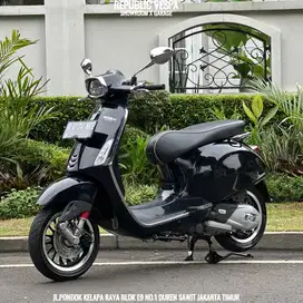 PIAGGIO VESPA SPRINT 150 IGET ABS LED Tahun 2021 WARNA BLACK CONVINTO