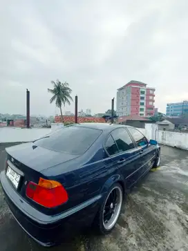 BMW 318i 2001 Bensin