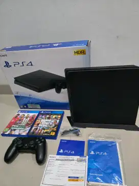 PS4 Slim 1TB CUH2218B Like NEW