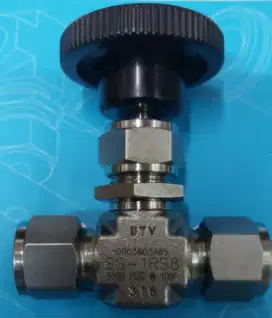 SWAGELOK NEEDLE VALVE 1/2 OD