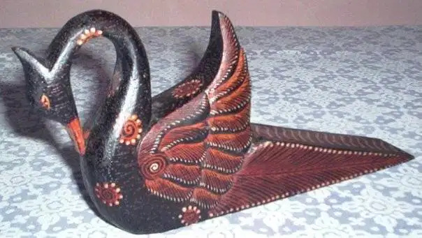 Aneka Ganjal Pintu Kayu Batik