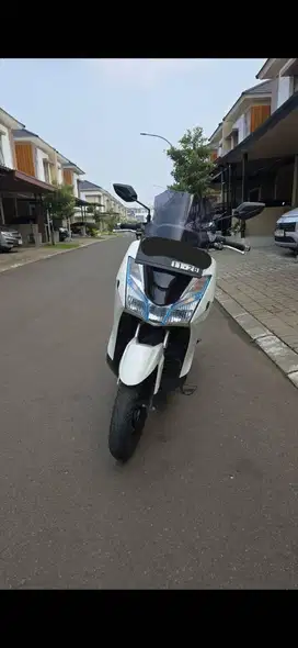 DIJUAL YAMAHA LEXI 2018 PUTIH – ISTIMEWA!