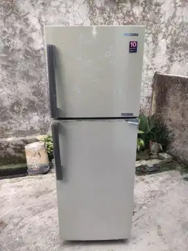 Kulkas 2 pintu merk samsung inverter