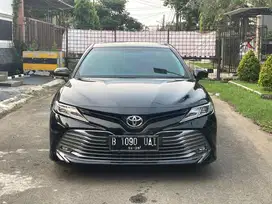 Camry V 2.5 At 2020 Hitam