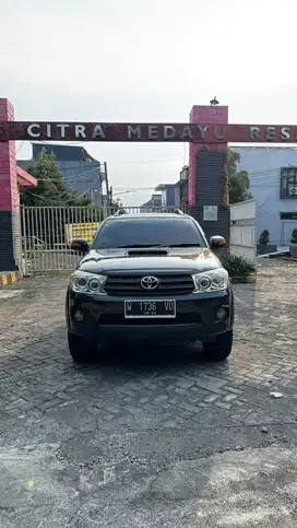 Toyota Fortuner 2010 Bensin