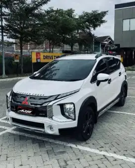 Xpander Cros premium package 2021 metic