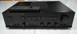 Integrated stereo amplifier merk Luxman model A 471