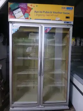 Showcase pendingin Minuman