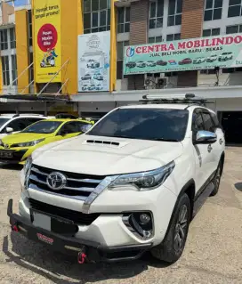 Fortuner VRZ AT 2.4 matic 2017 putih istimewa DP 50 jt