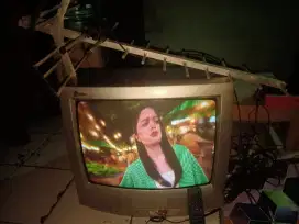 tv tabung flatt/layar datar 21inch merk sharp plus stb dan antena
