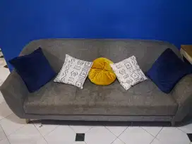 Sofa 3 seater plus bantal sofa 5 buah