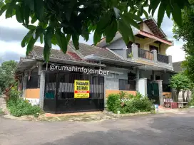 Rumah Pojok 2 Lantai di Perumahan Gunung Batu Jember
