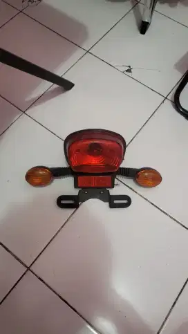 Lampu belakang Kawasaki W175