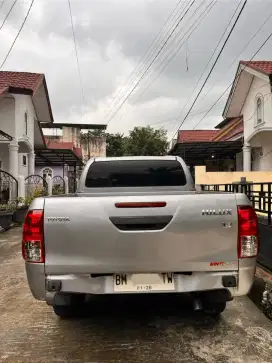 Toyota Hilux Double Cabin 4x4 Vnt Turbo M/T 2018 Pakean Pribadi