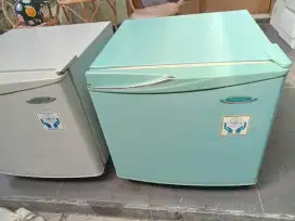KULKAS MINIBAR TOSHIBA MULUSS ORI DINGIN