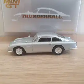 Mini GT 901 Aston Martin DB5 1/64 (Thunderball, Non Gadget, Silver)