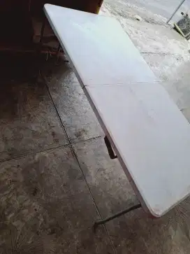 Meja lipat portable