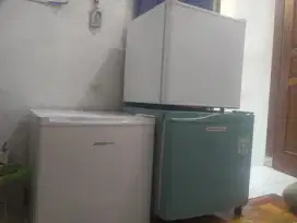 Dijual kulkas mini merk Changhong, Toshiba glacio
