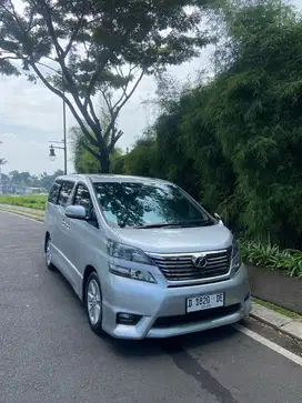 Toyota Vellfire 2.4