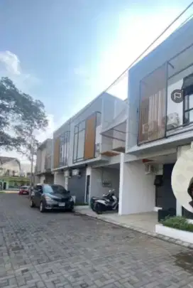 Rukos depan UMM 14 kt + 14 km 1.9 M