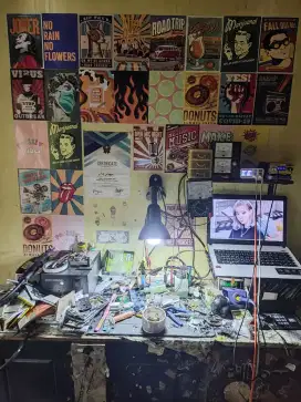 Cari pekerjaan teknisi hp / konter