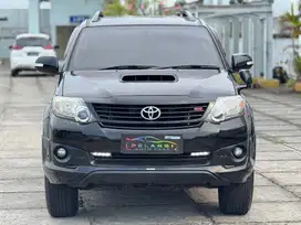 CUMI CUMI DARAT!! TOYOTA FORTUNER VNT 2015 BLACK KM 7x.xxx RCEORD