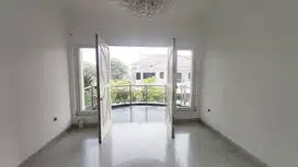 Rumah Mewah Pluit Semi Furnished Disewakan