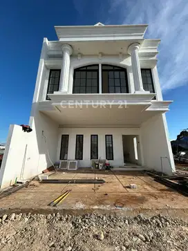 Rumah American Classic New Bsd Arah Pamulang Tangerang Selatan