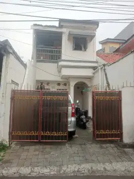 Dijual rumah di Belakang Hotel Harris Tebet Jaksel