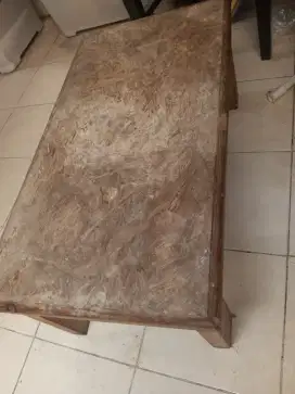 Meja lesehan kayu