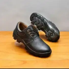 Sepatu safety pendek bahan kulit sapi Sp.29ffd