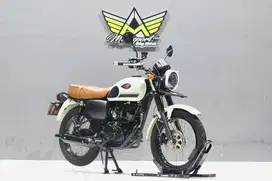 Kawasaki w175 mulus w250 forza xmax nmax cb150x piaggio vespa